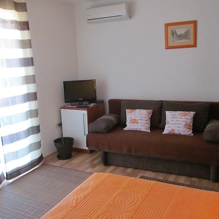Apartment Danese Promajna Bagian luar foto