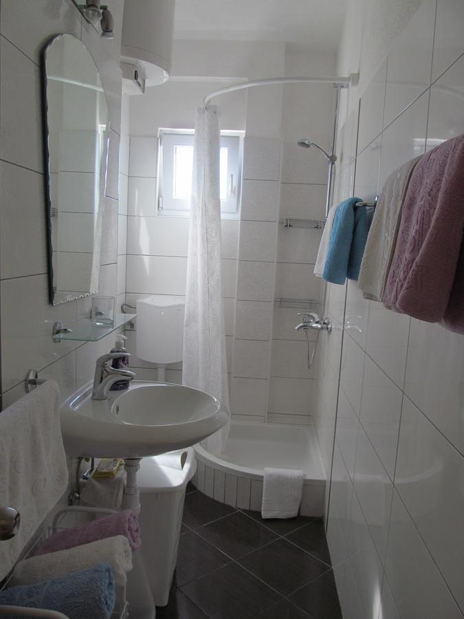 Apartment Danese Promajna Bagian luar foto